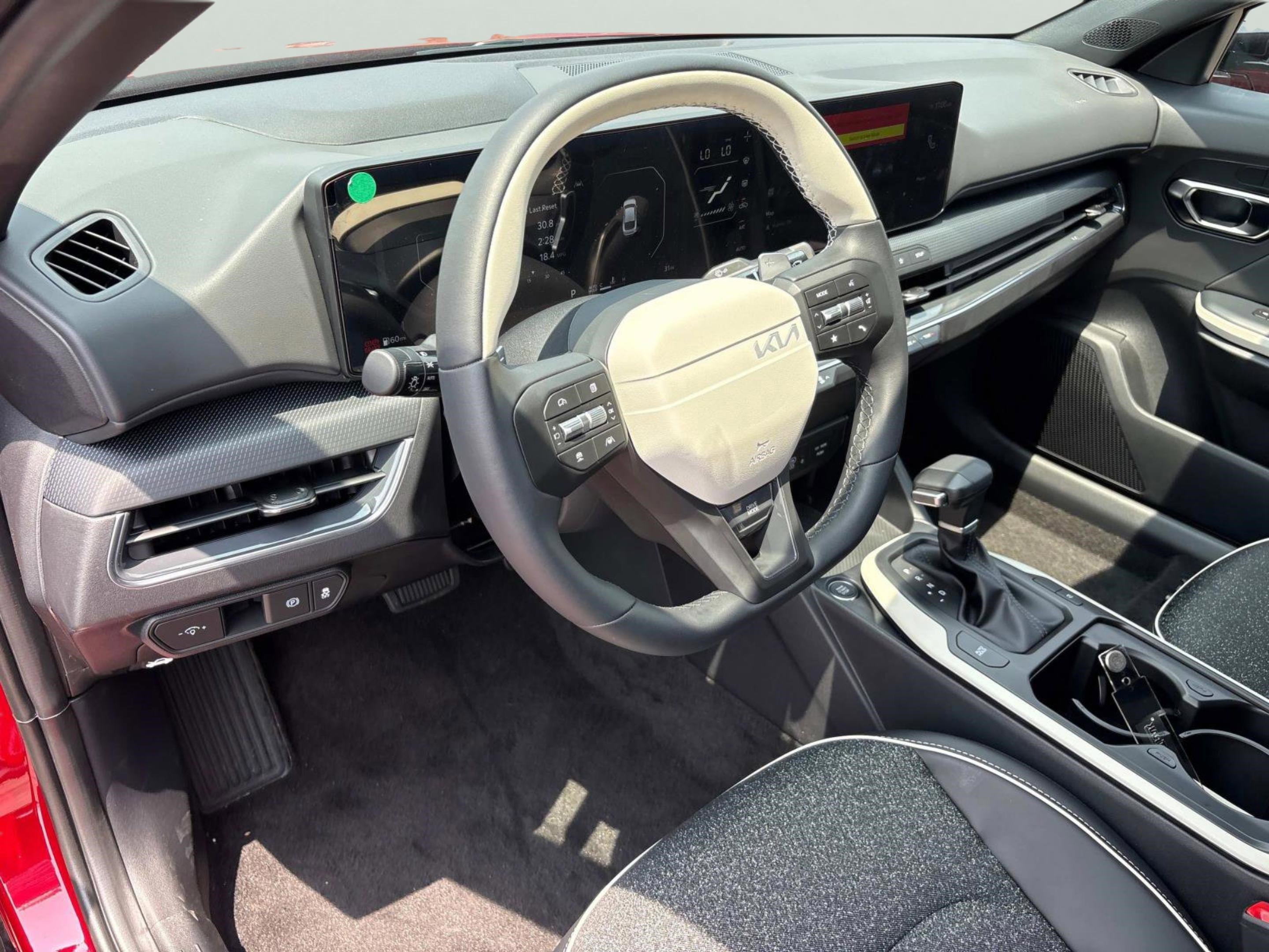 2025 Kia K4 GT-Line photo 21