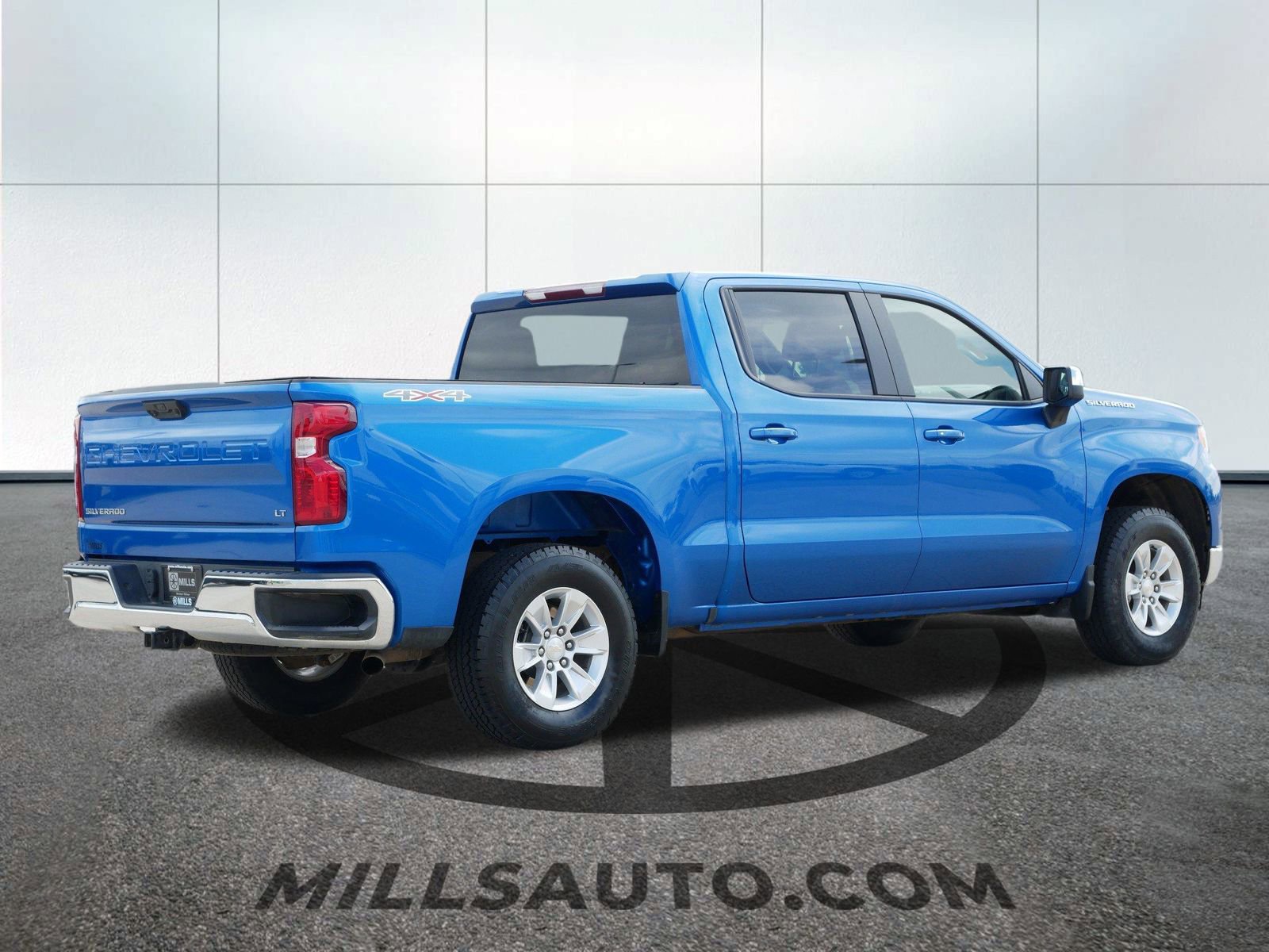 2024 Chevrolet Silverado 1500 LT photo 4