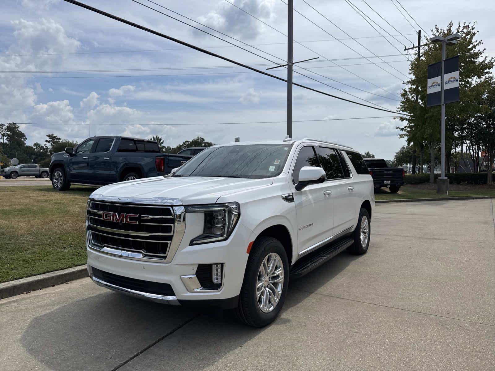 2023 Gmc Yukon XL SLT photo 3