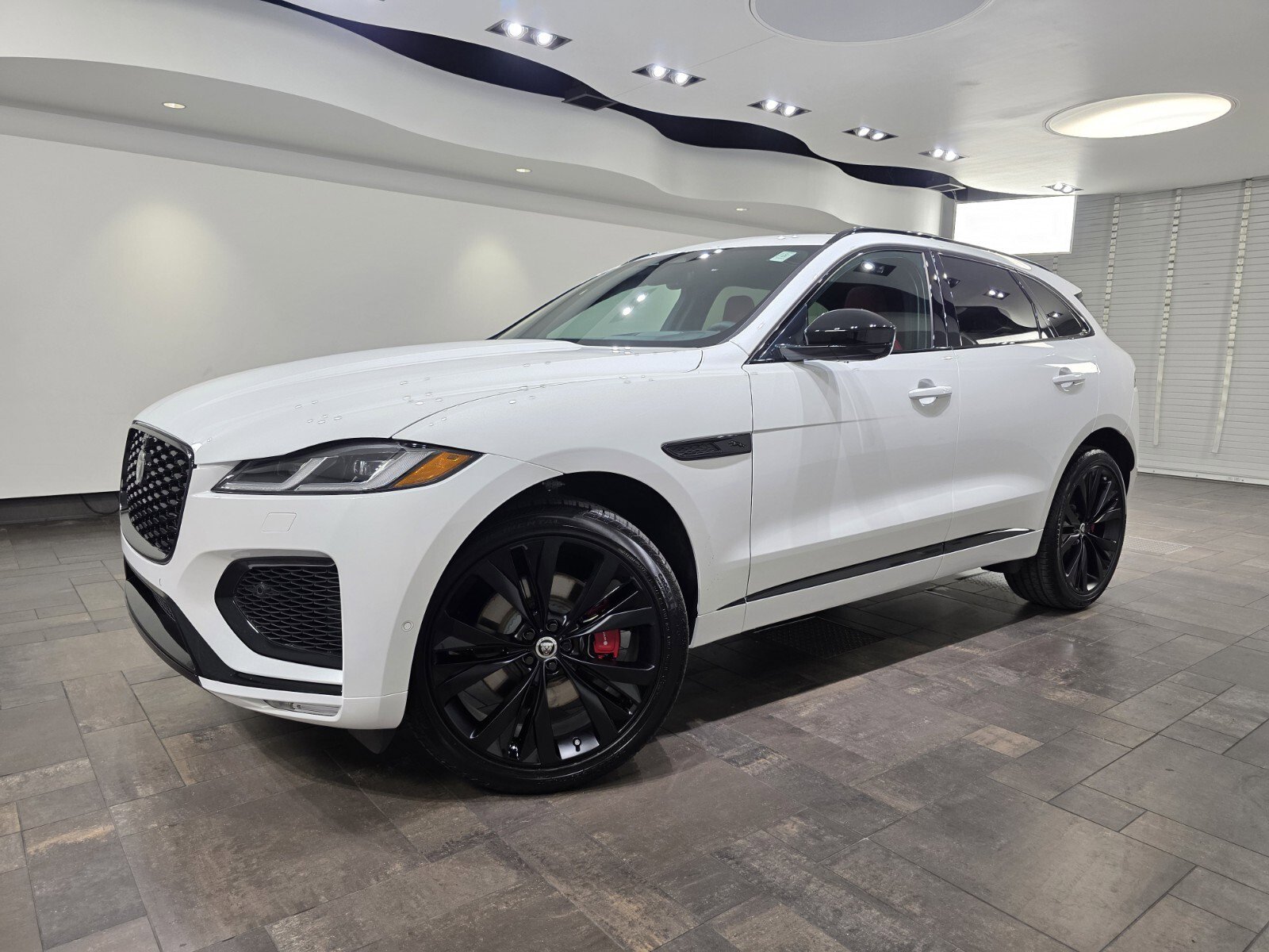 2026 Jaguar F-Pace R-Dynamic S's photo