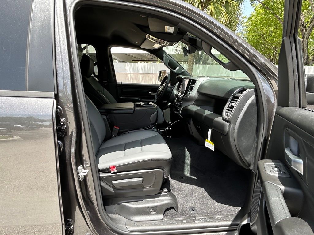 2025 Ram 1500 Tradesman photo 15