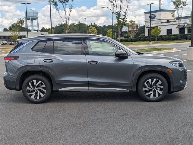 2025 Volkswagen Tiguan S photo 2