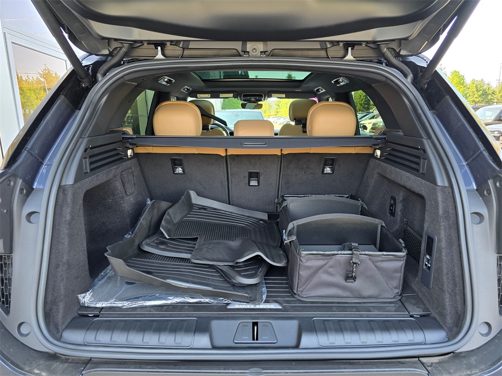 2025 Land Rover Range Rover Sport SE photo 25