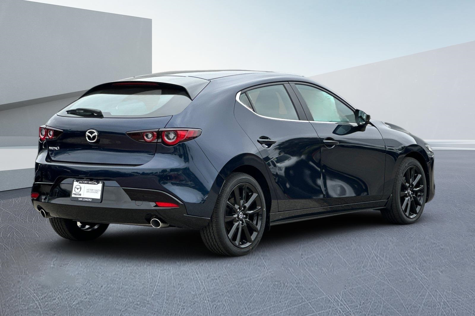 2026 Mazda Mazda3 Hatchback 2.5 Select Sport photo 3