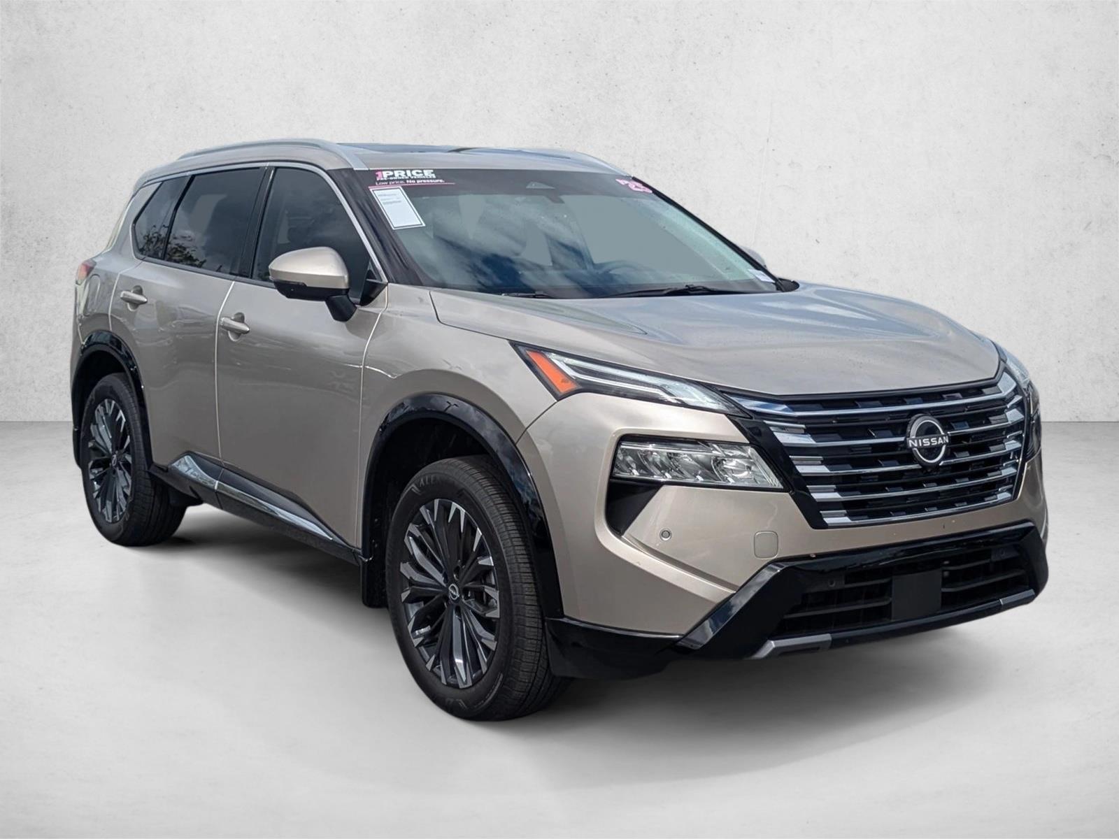 2025 Nissan Rogue Platinum photo 3