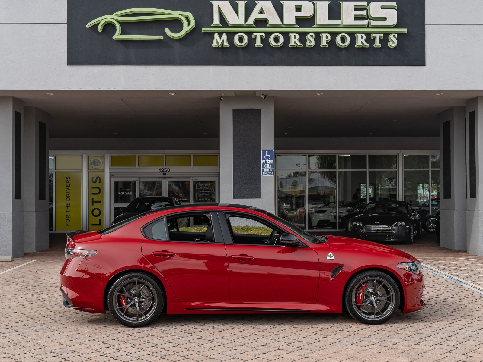 2024 Alfa Romeo Giulia Quadrifoglio photo 34