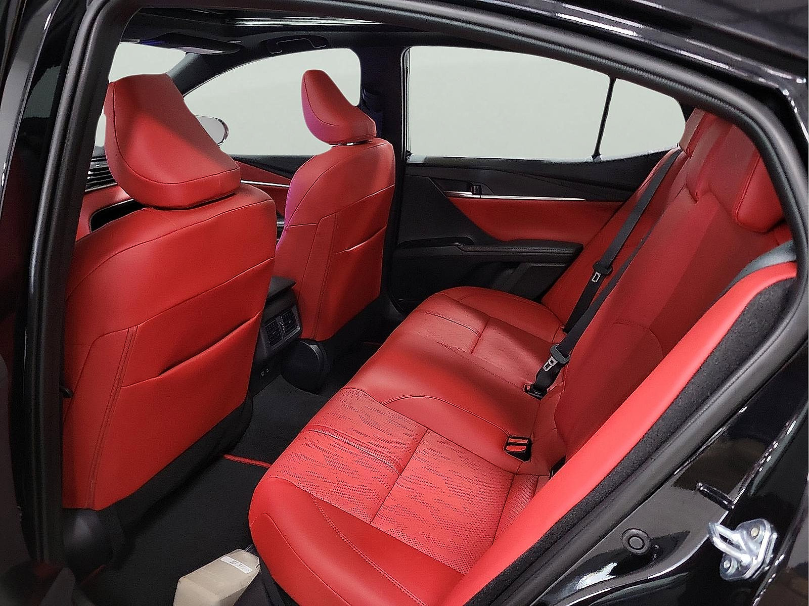 2025 Toyota Camry XSE photo 9