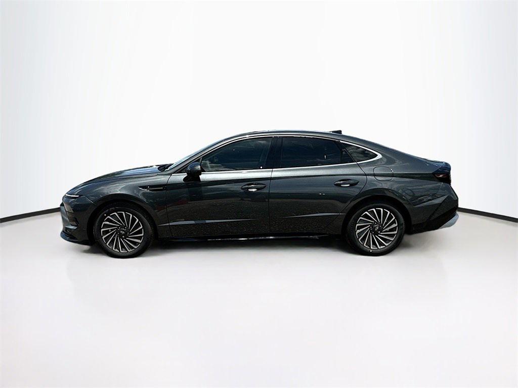 2025 Hyundai Sonata Hybrid SEL photo 3
