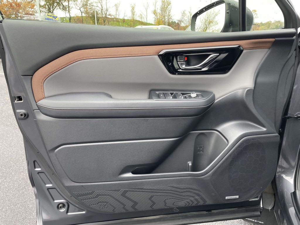 2025 Subaru Forester Sport photo 3