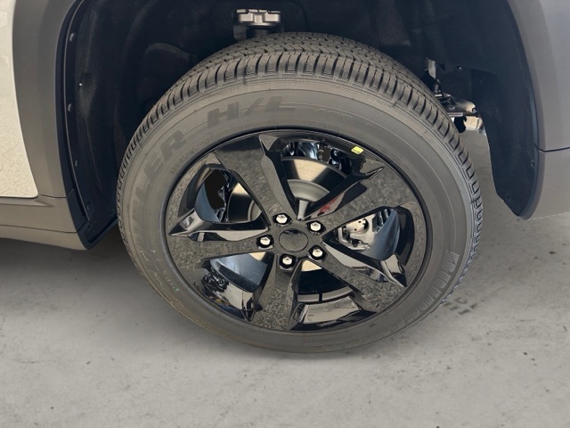 2025 Jeep Grand Cherokee Altitude photo 5