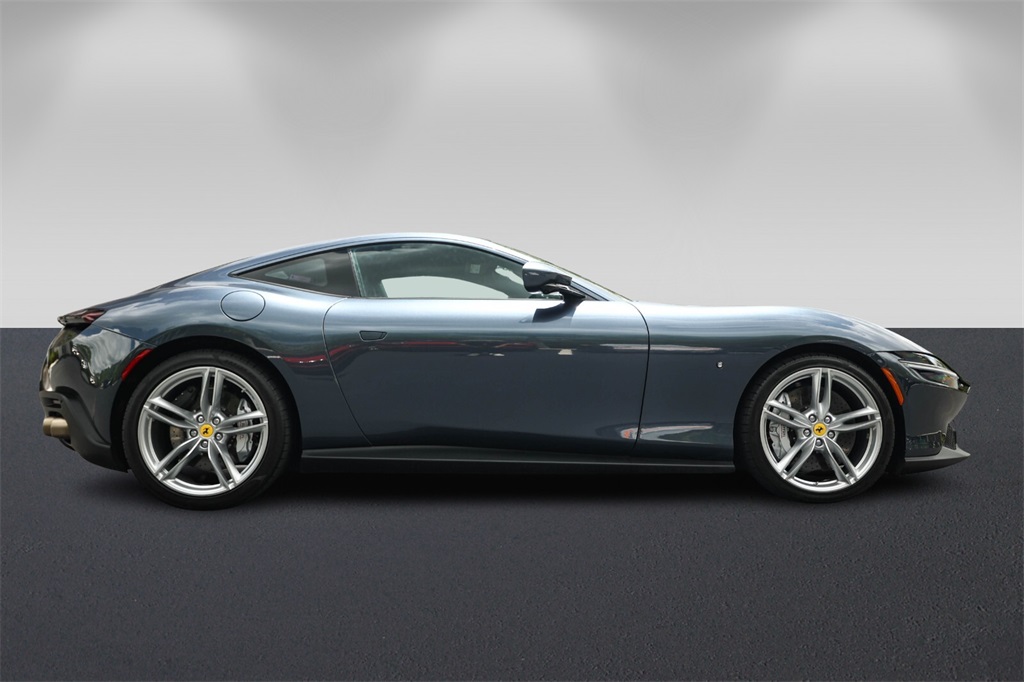 2024 Ferrari Roma Base photo 2