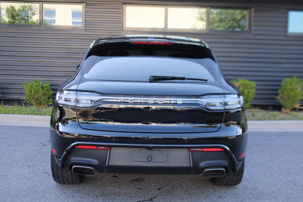 2025 Porsche Macan T photo 6