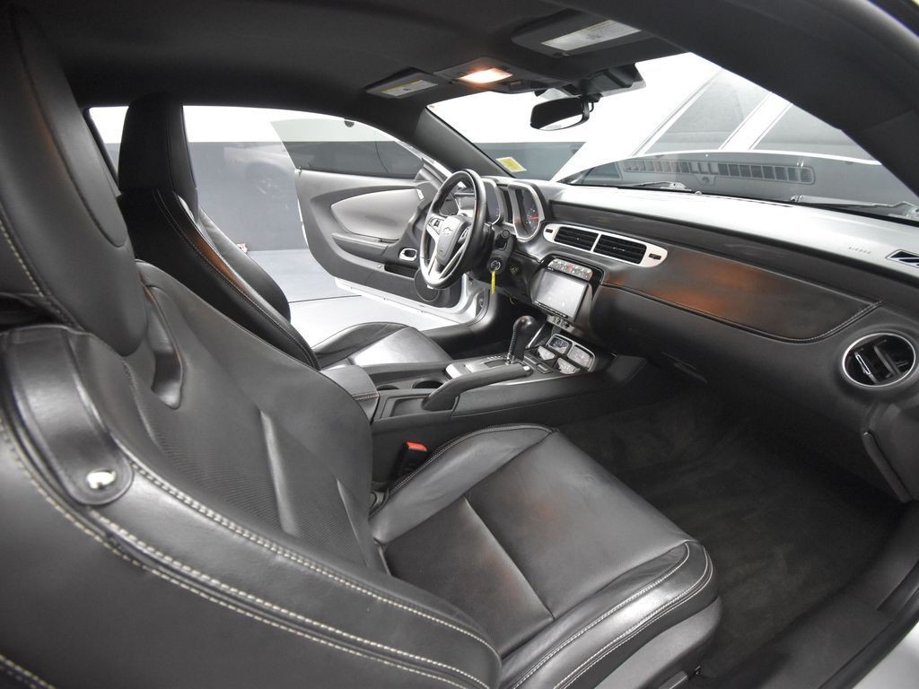 2013 Chevrolet Camaro 2LT photo 37