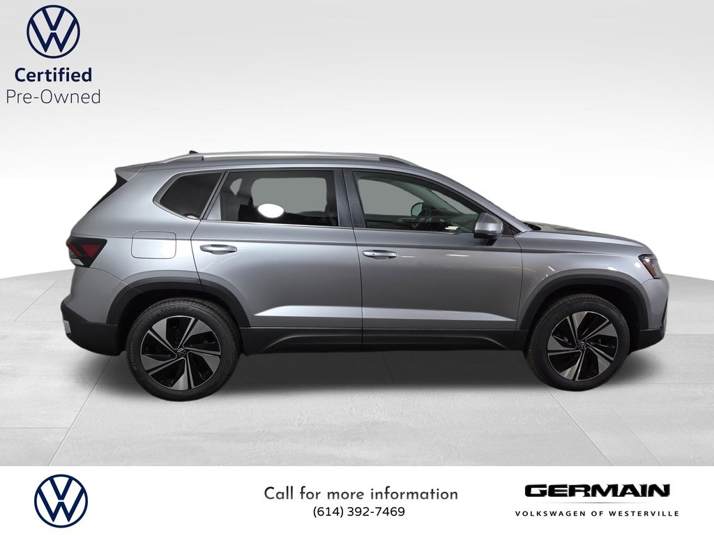 2025 Volkswagen Taos SE photo 2