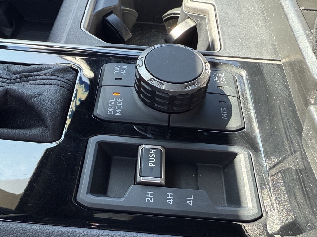 2025 Toyota Tundra Limited photo 26