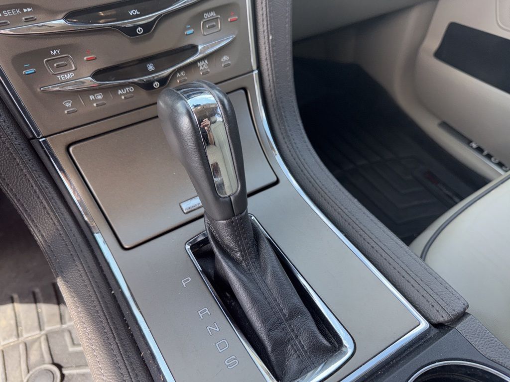 2013 Lincoln MKX Base photo 10