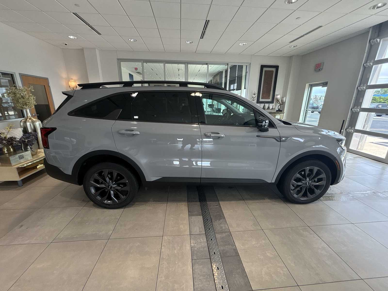 2023 Kia Sorento X-Line EX photo 2