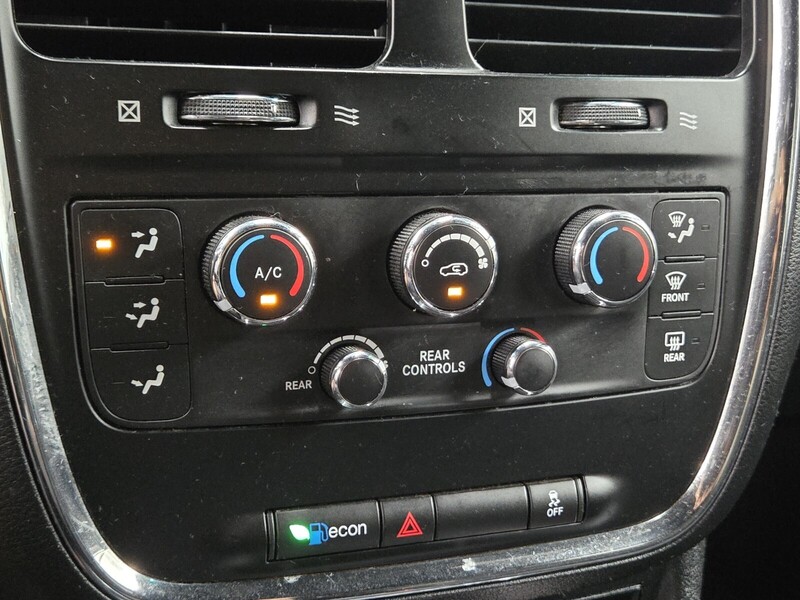 2014 Dodge Grand Caravan SXT photo 19