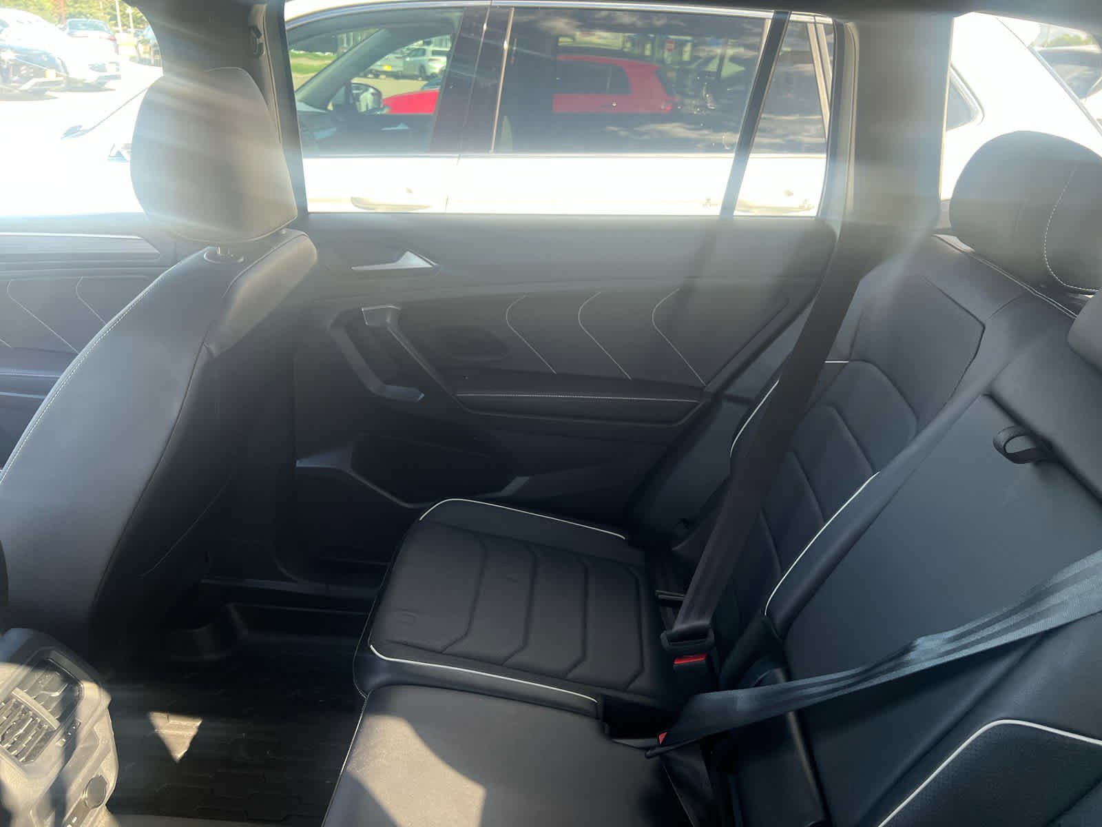 2024 Volkswagen Tiguan SEL R-Line Black photo 3
