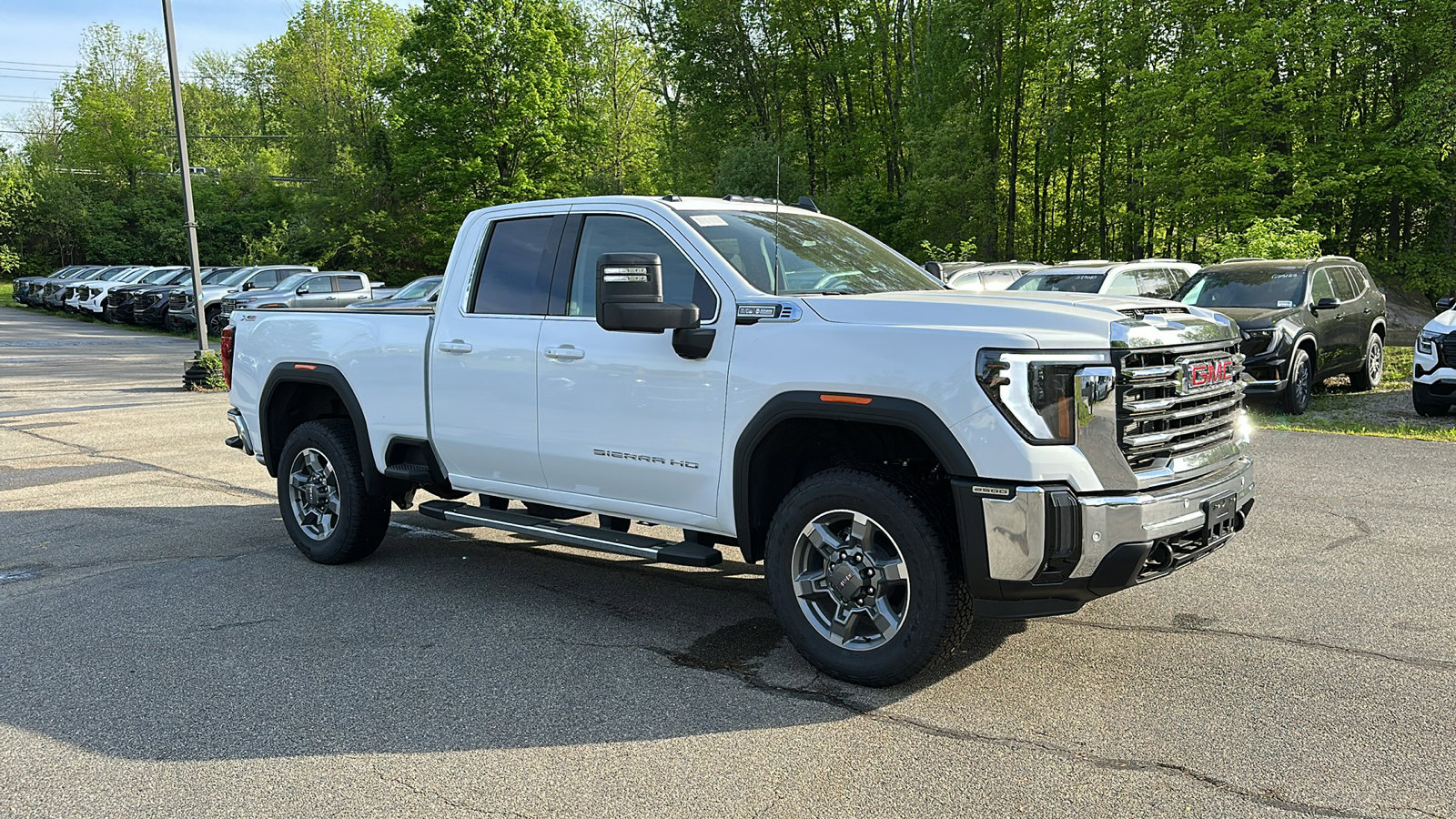 2025 Gmc Sierra 2500 HD SLE photo 2