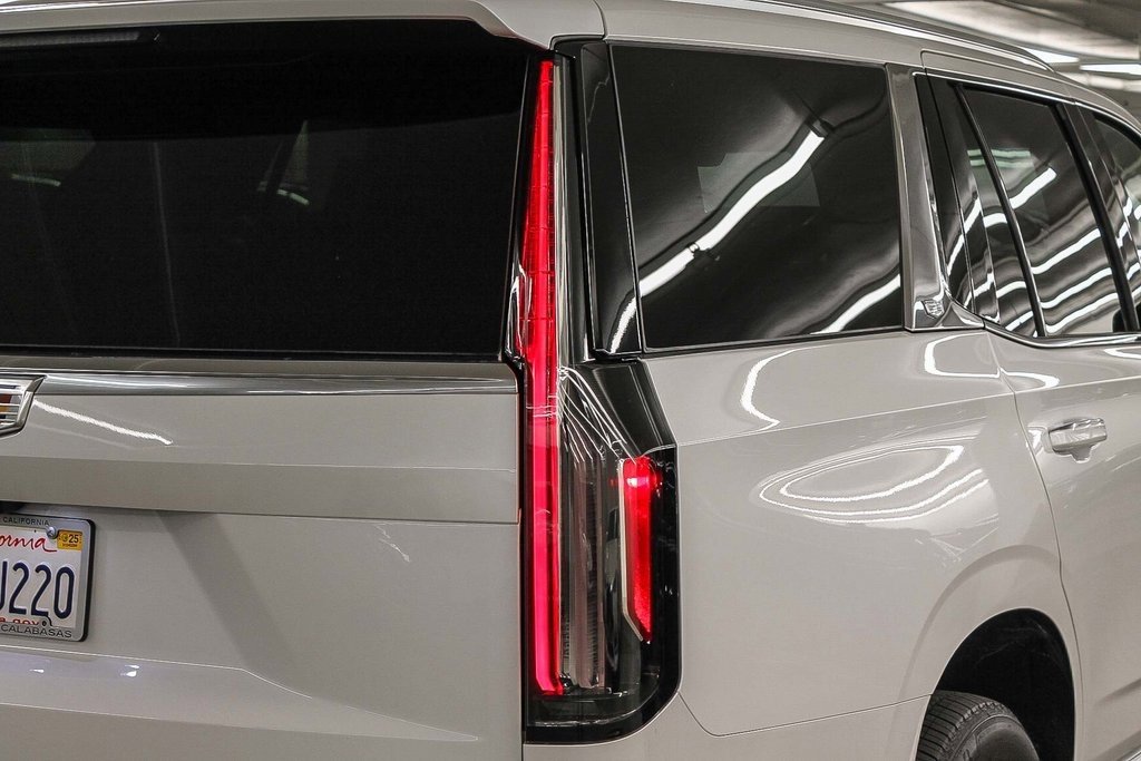 2024 Cadillac Escalade Premium Luxury photo 7