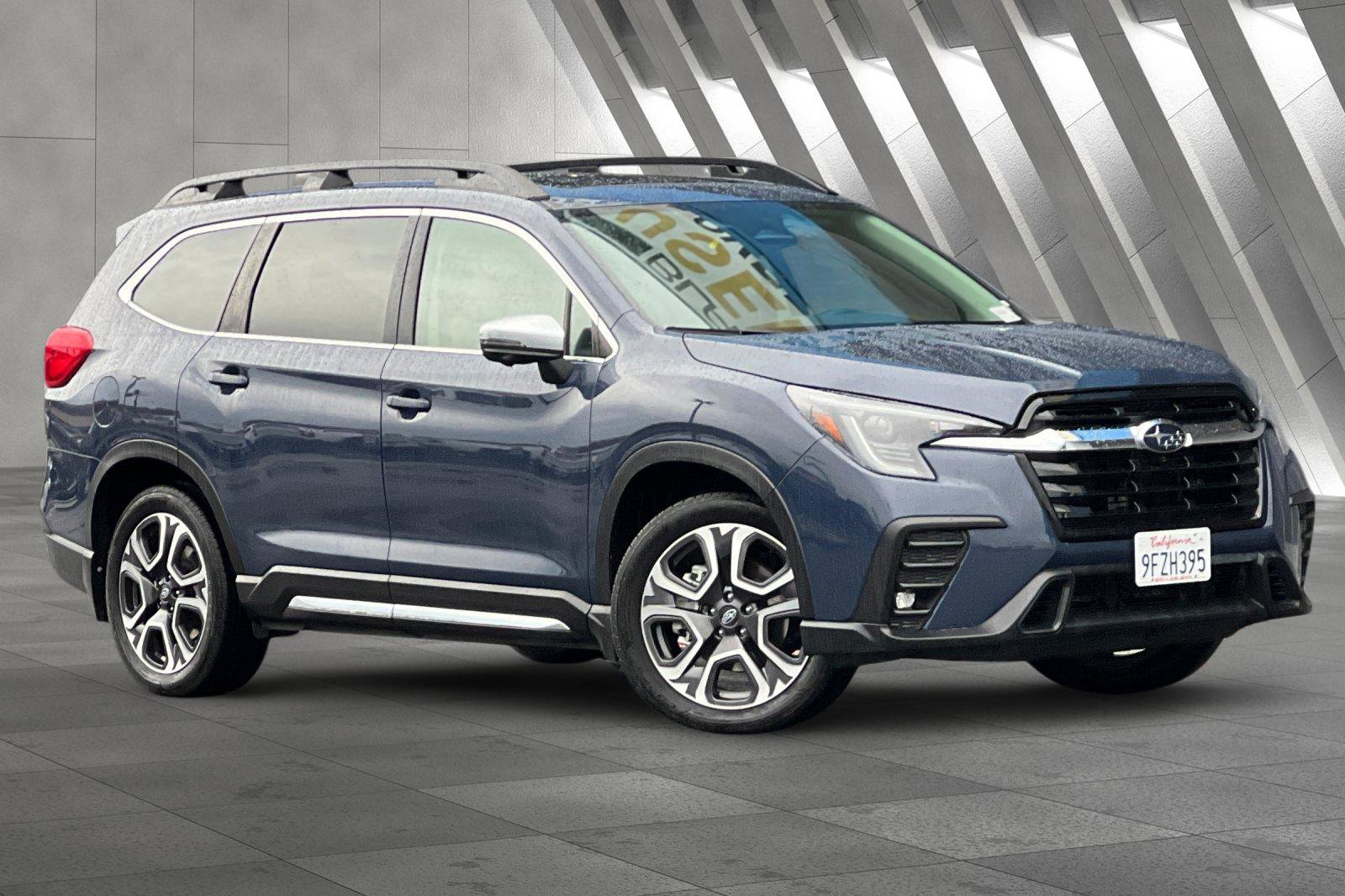 2023 Subaru Ascent Limited's photo