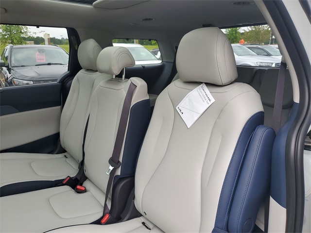 2026 Kia Carnival SX photo 6