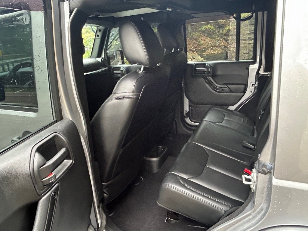 2017 Jeep Wrangler Unlimited Sahara photo 16