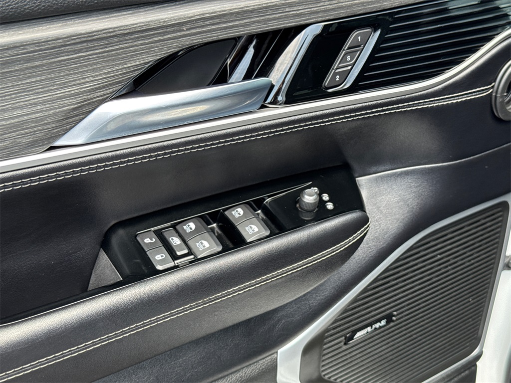 2023 Jeep Wagoneer L Series II photo 28