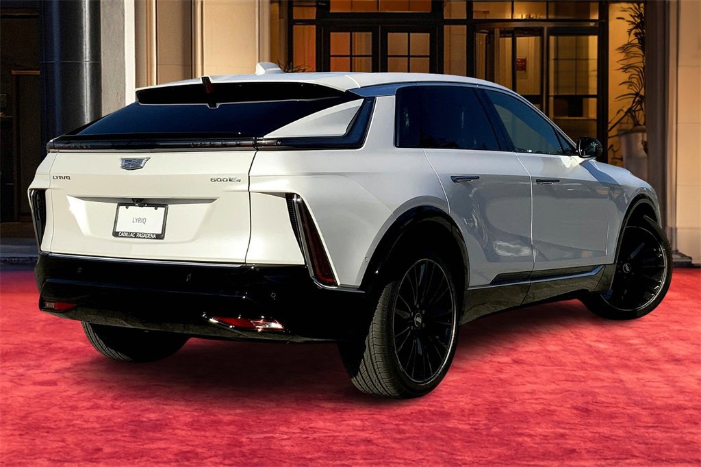 2025 Cadillac Lyriq Luxury photo 6