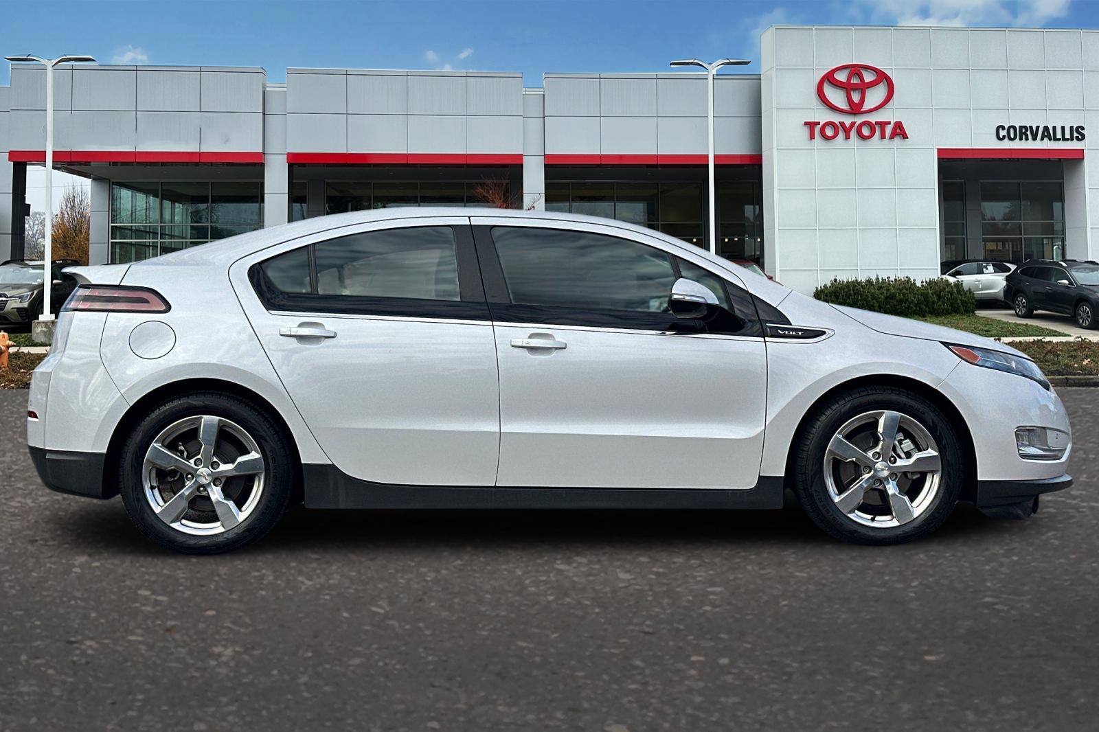 2015 Chevrolet Volt Base photo 2