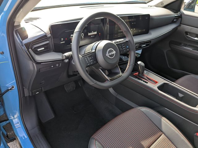 2025 Nissan Kicks SR photo 17