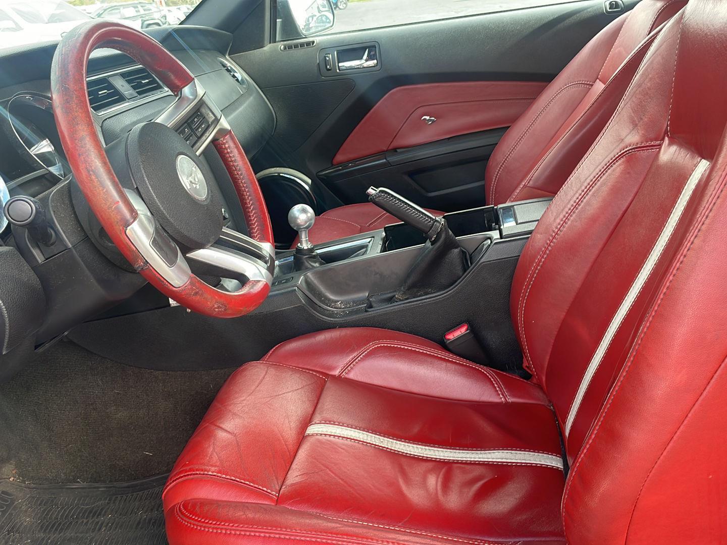 2013 Ford Mustang GT Premium photo 4