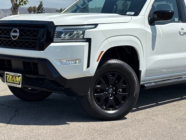 2023 Nissan Frontier SV photo 3