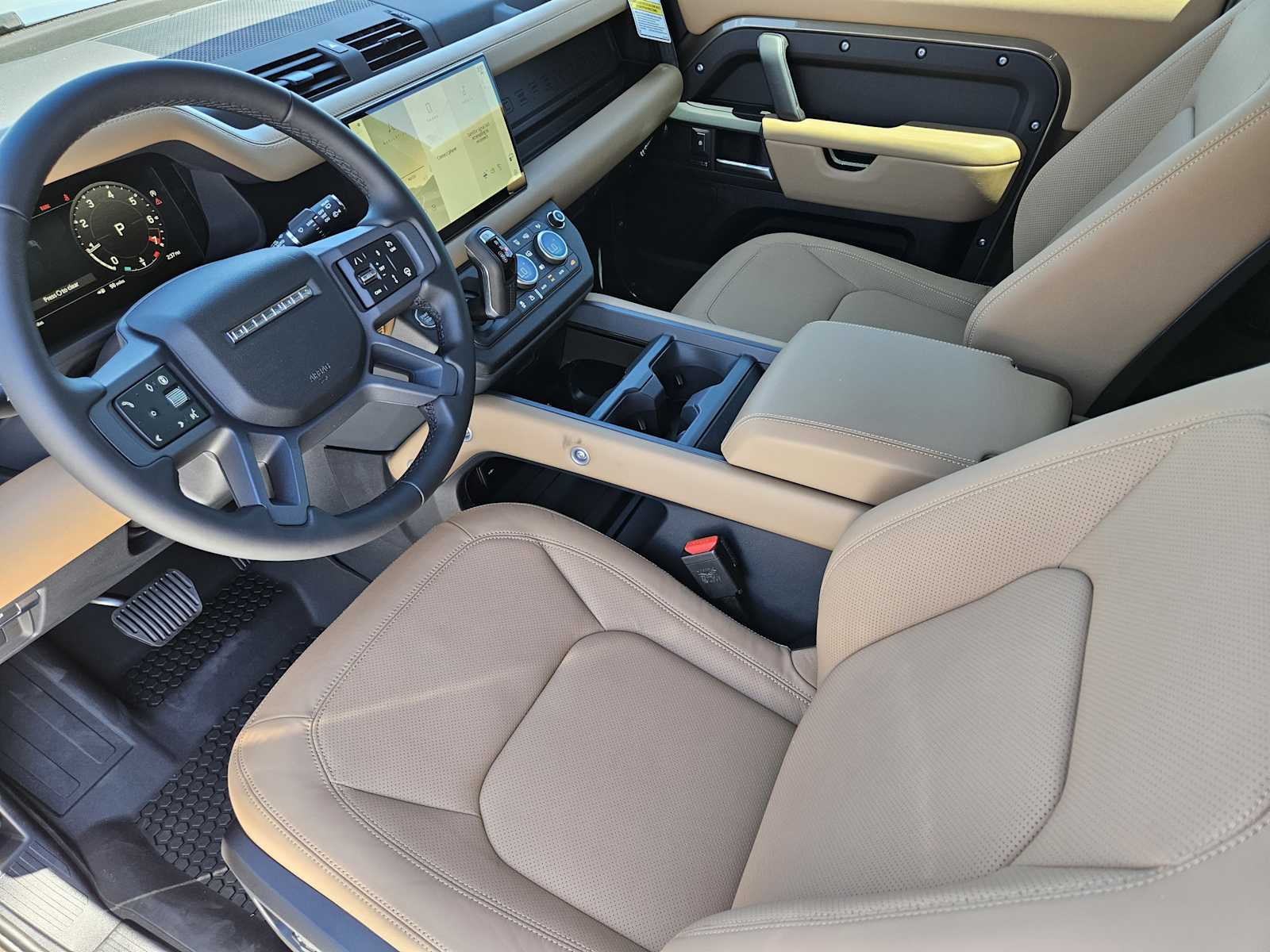 New 2025 GONDWANA STONE Land Rover X-Dynamic SE image 26