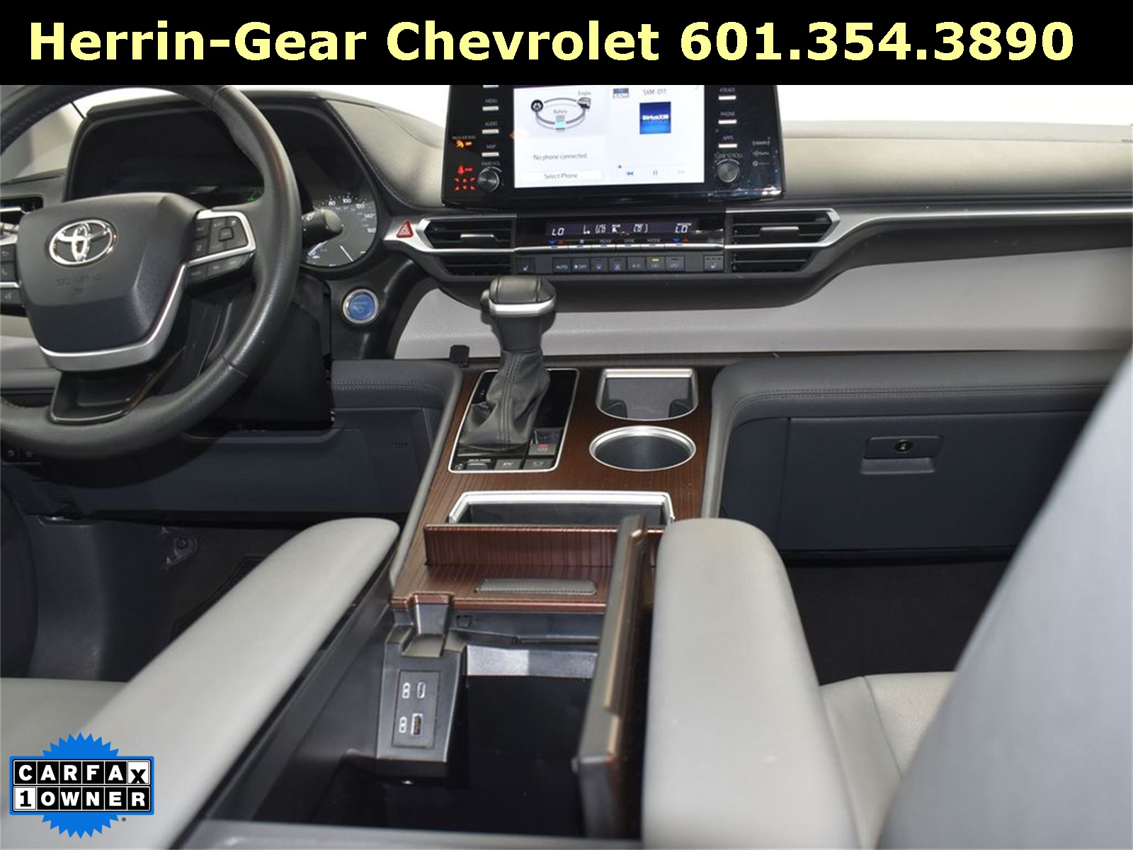 2023 Toyota Sienna XLE photo 21