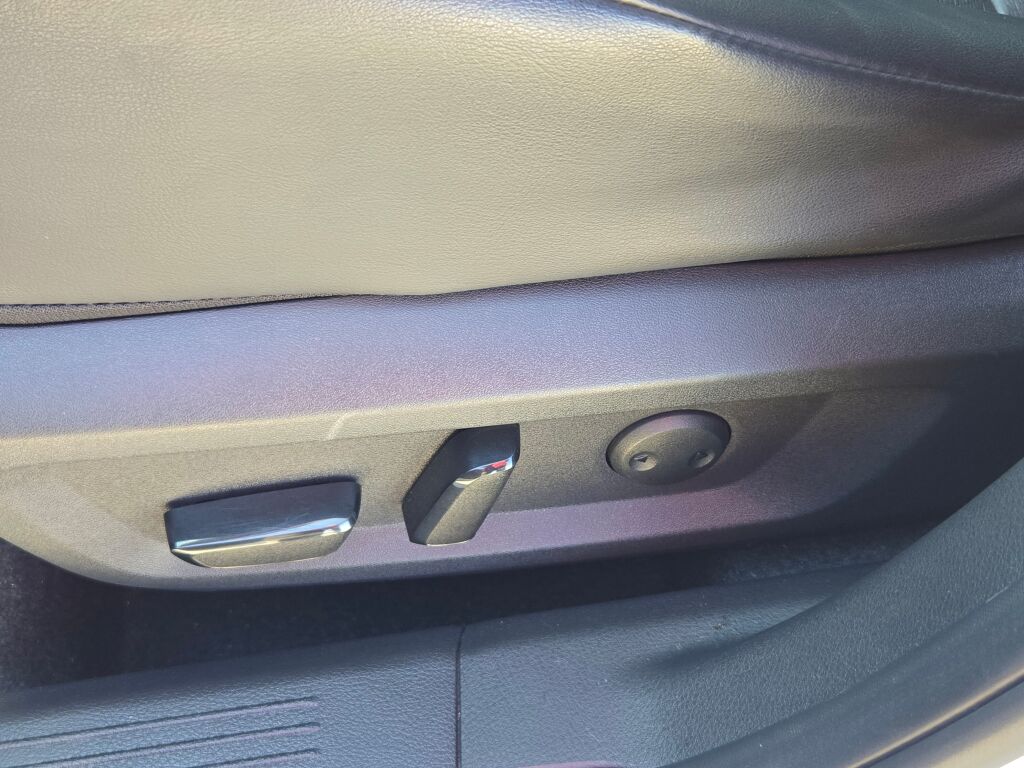 2021 Nissan Rogue SV photo 19