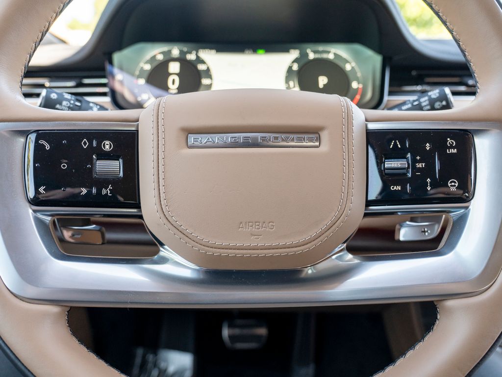 2024 Land Rover Range Rover SE photo 14