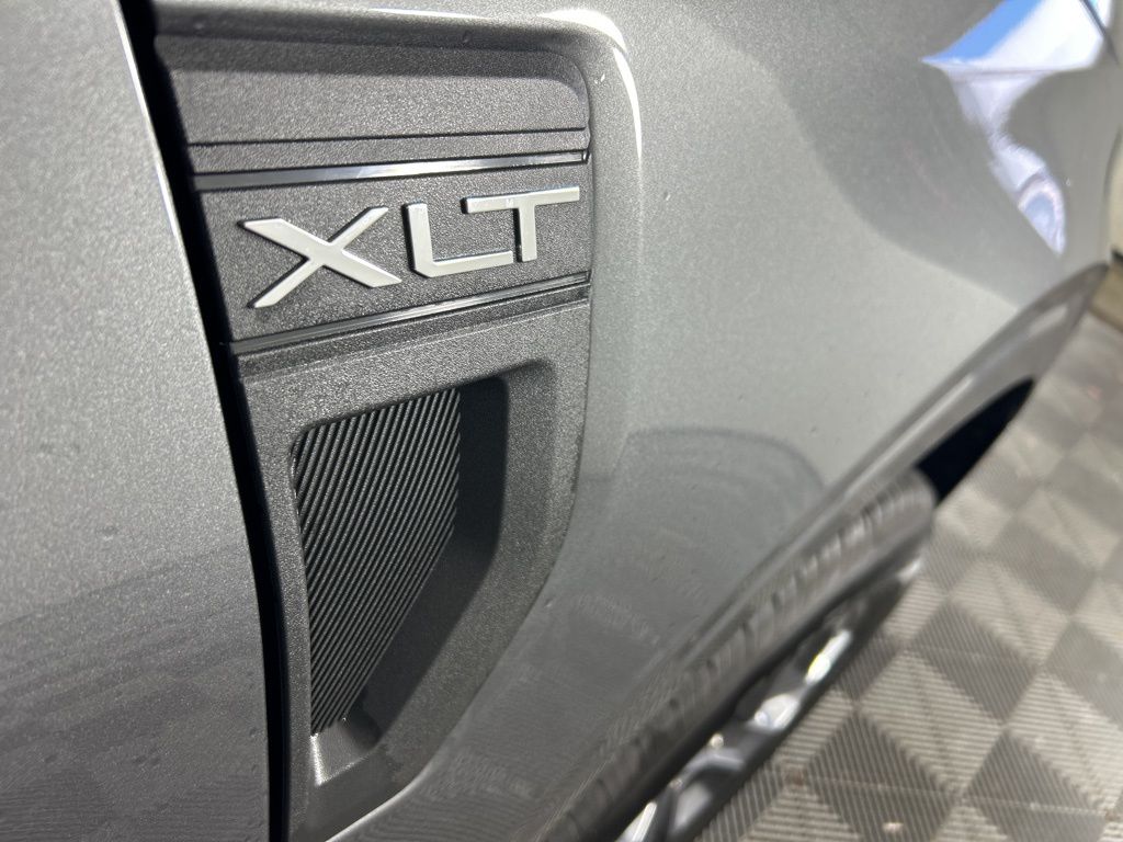 2025 Ford Maverick XLT photo 4