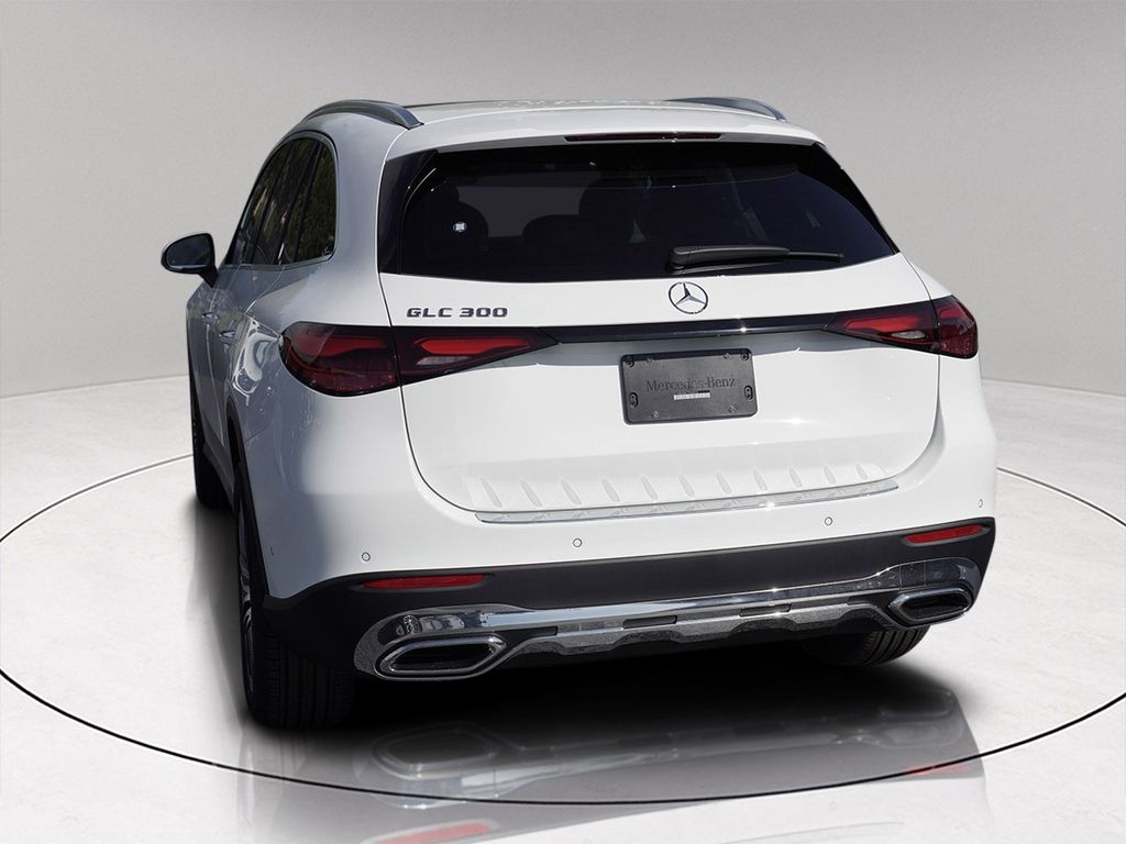 2026 Mercedes Benz GLC 300 photo 3