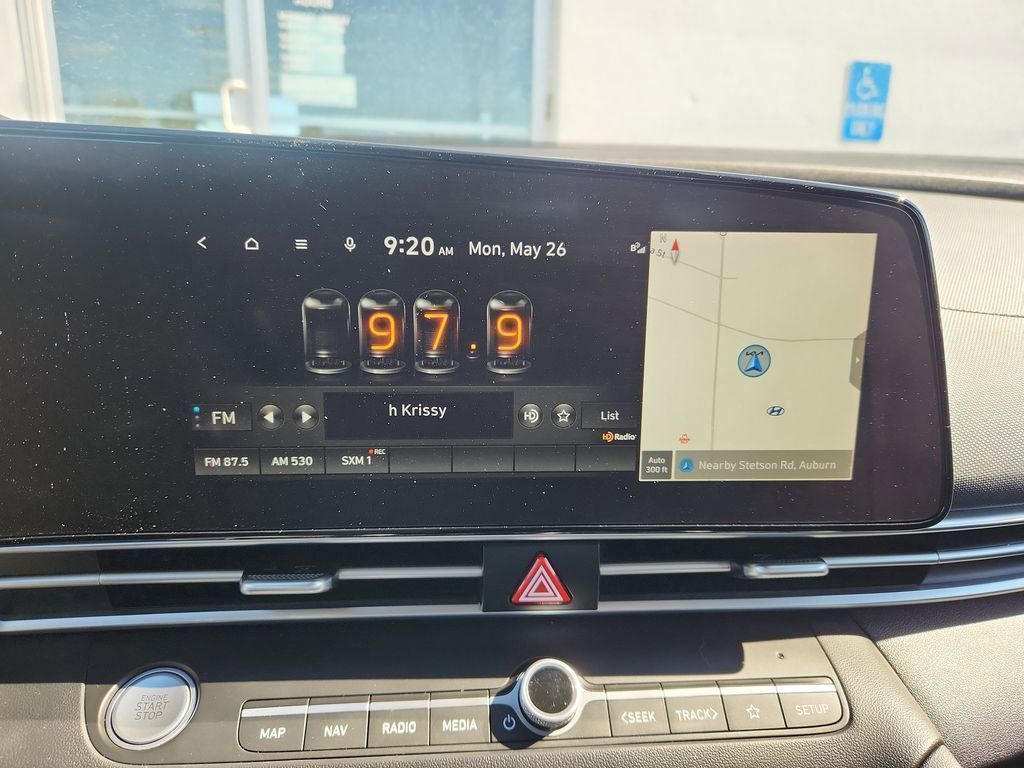2023 Hyundai Elantra SEL photo 15