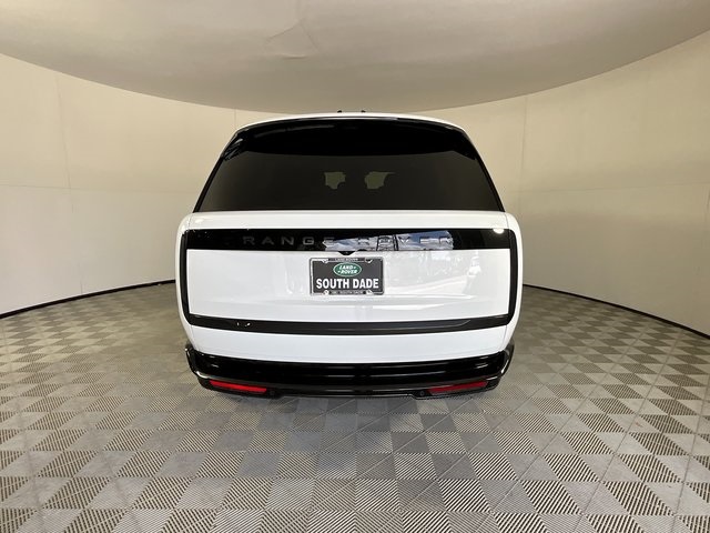 2025 Land Rover Range Rover SE photo 2