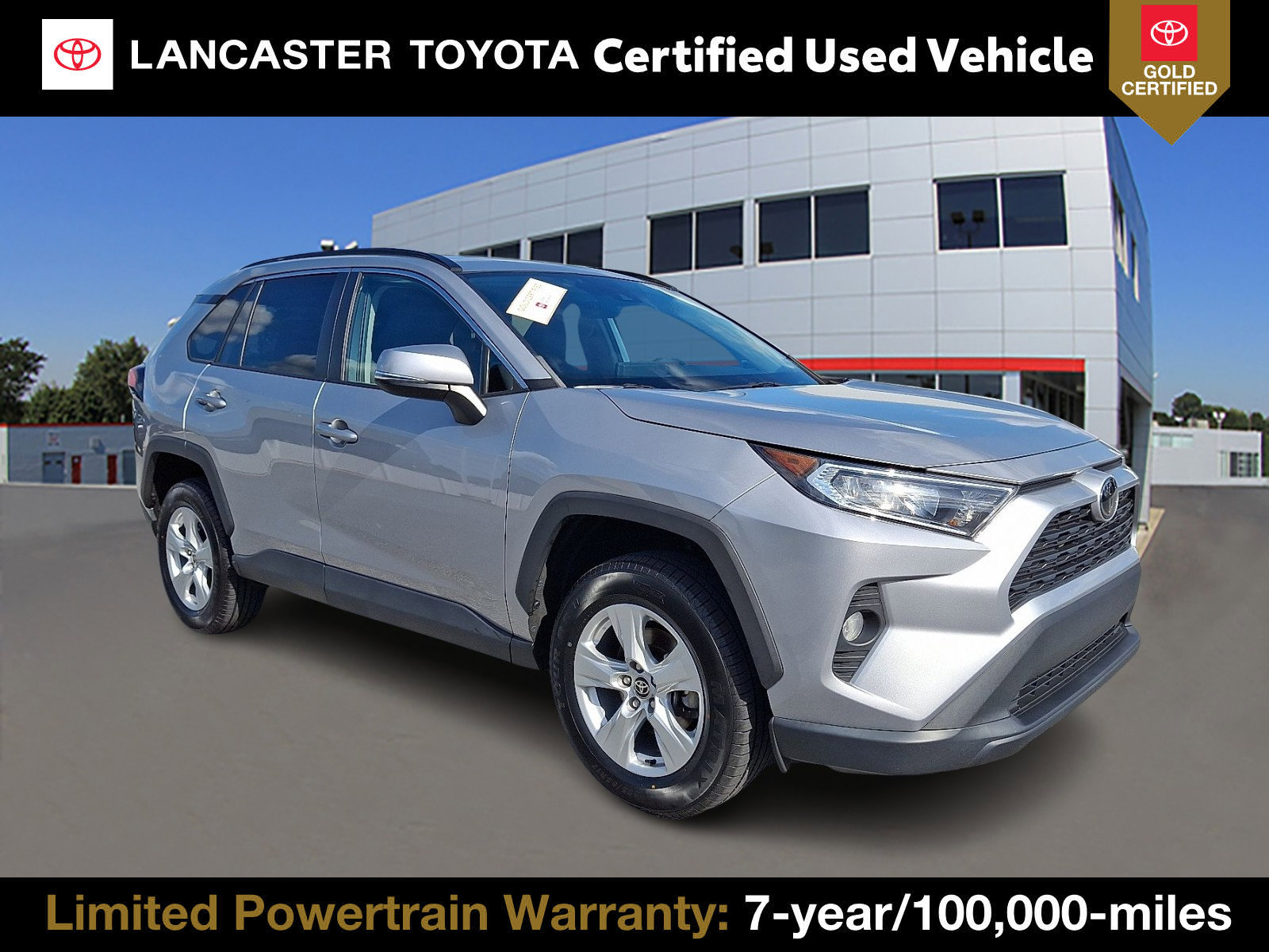 2021 Toyota RAV4 XLE's photo