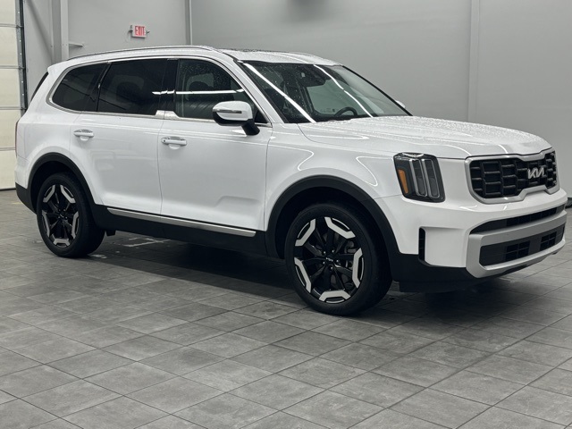 2024 Kia Telluride S's photo
