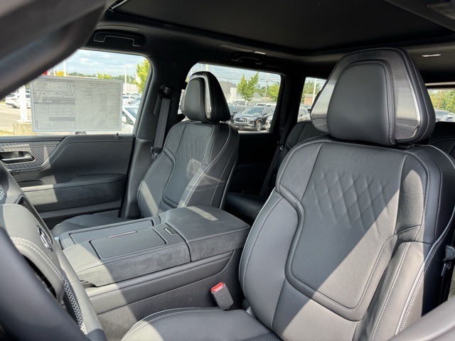 2026 Infiniti QX80 photo 3