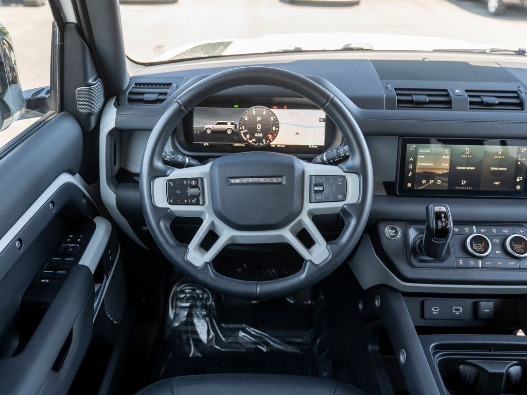 2024 Land Rover Defender 110 S photo 12