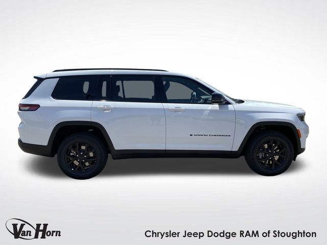 2025 Jeep Grand Cherokee Altitude photo 2