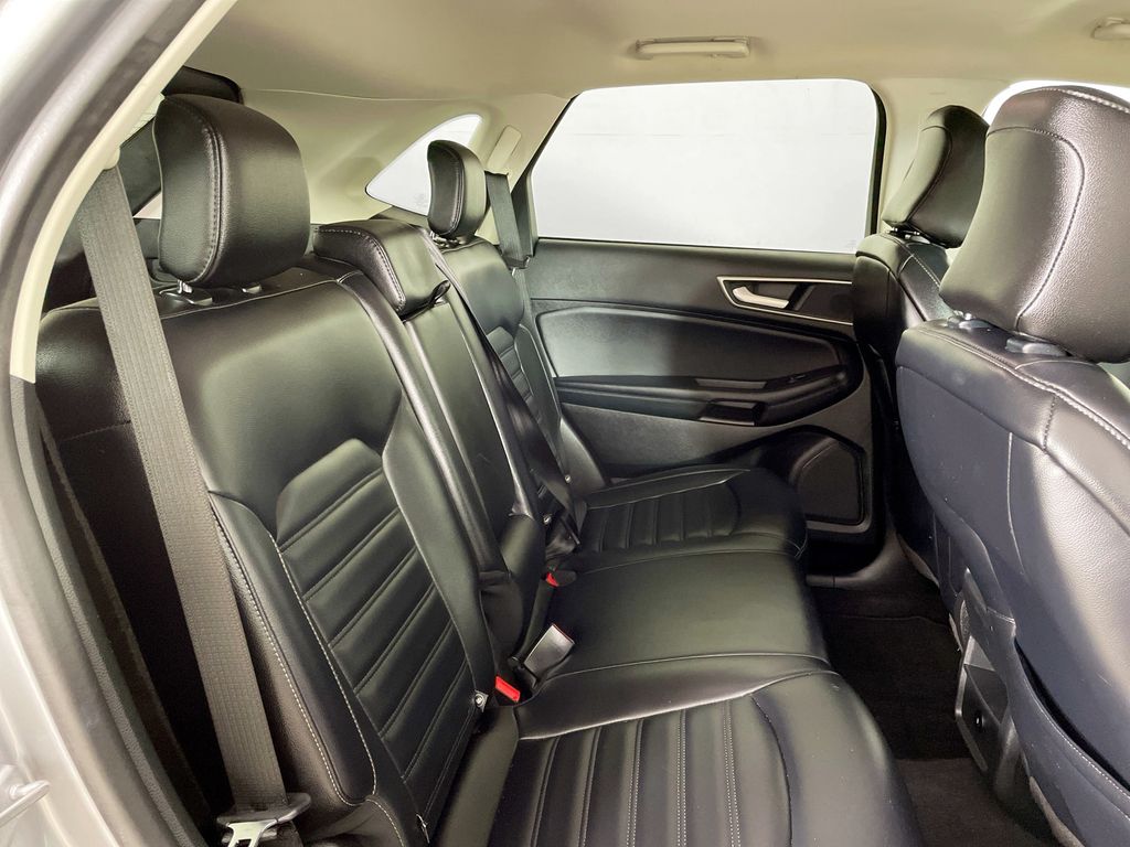 2023 Ford Edge SEL photo 24