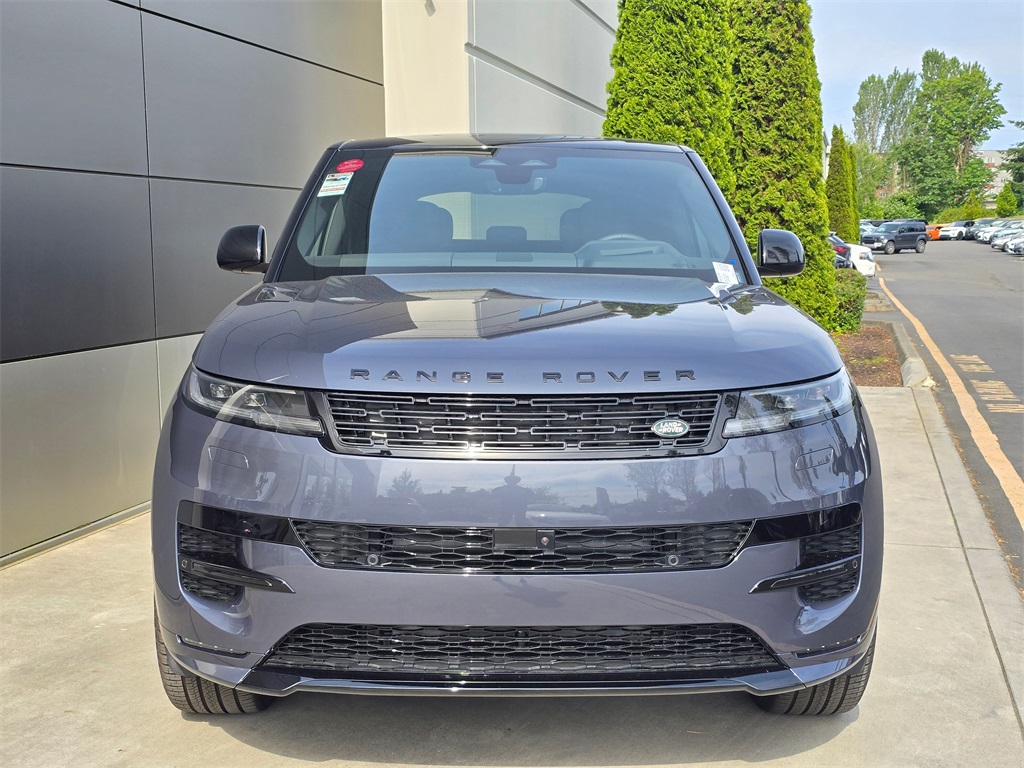 2025 Land Rover Range Rover Sport SE photo 3