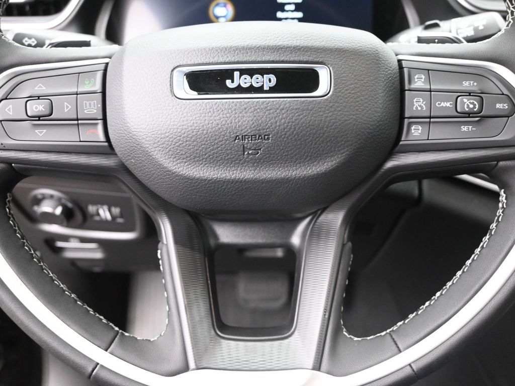 2025 Jeep Grand Cherokee Altitude X photo 13